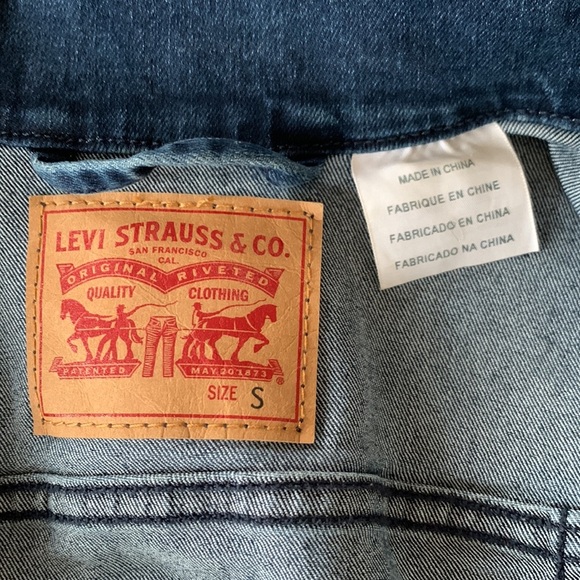 Levi’s Women’s Trucker Jean Jacket in Dark Denim Stretch S40117 Size Small - Picture 6 of 13